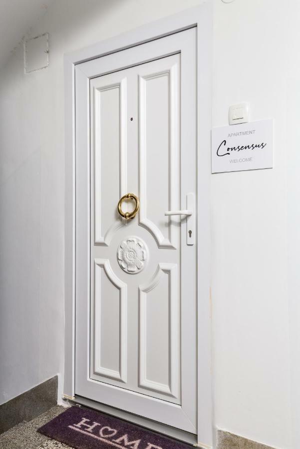 Consensus Apartment Риека Экстерьер фото