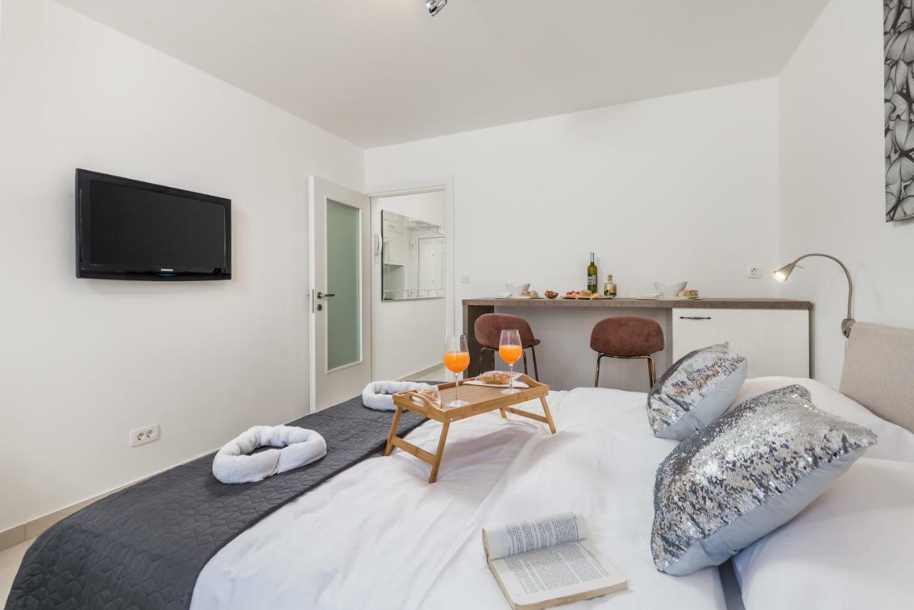 Consensus Apartment Риека Экстерьер фото