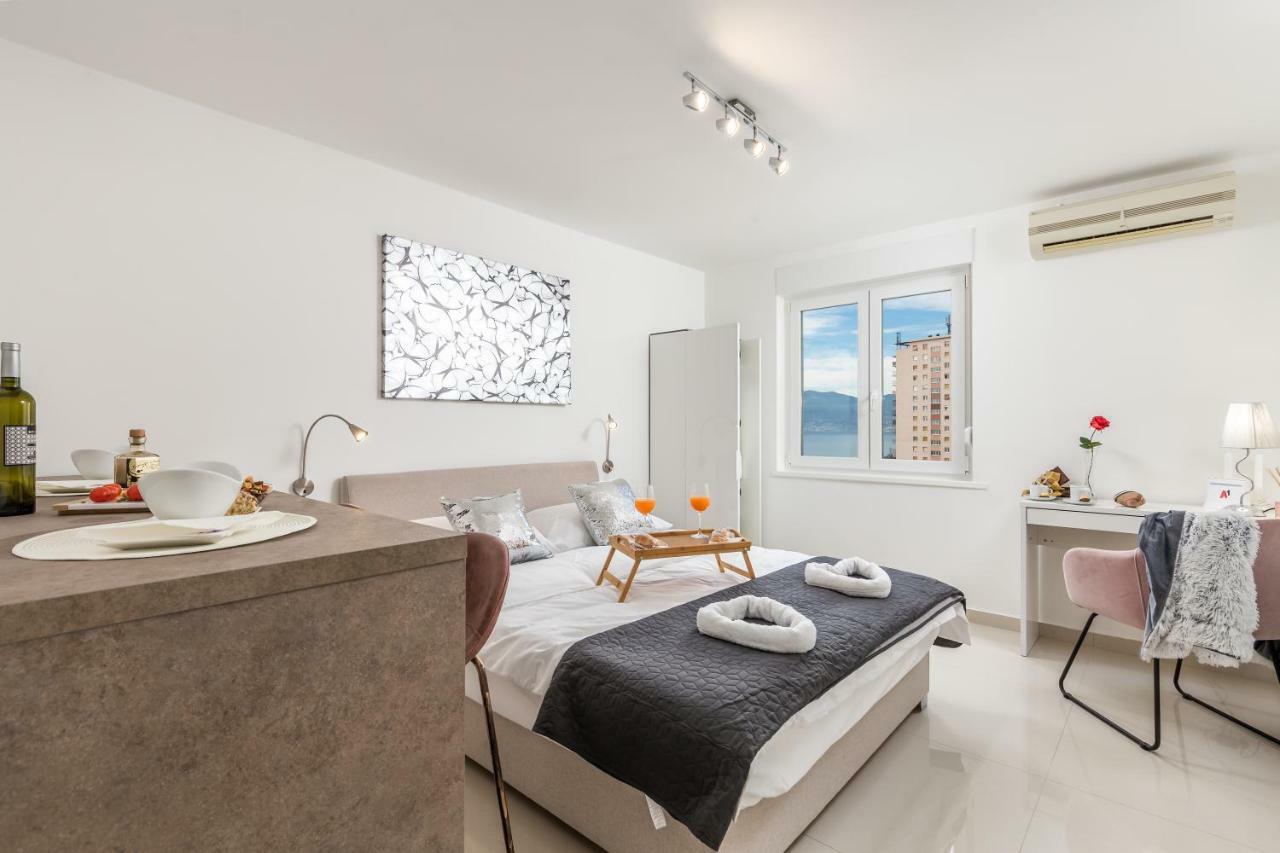 Consensus Apartment Риека Экстерьер фото