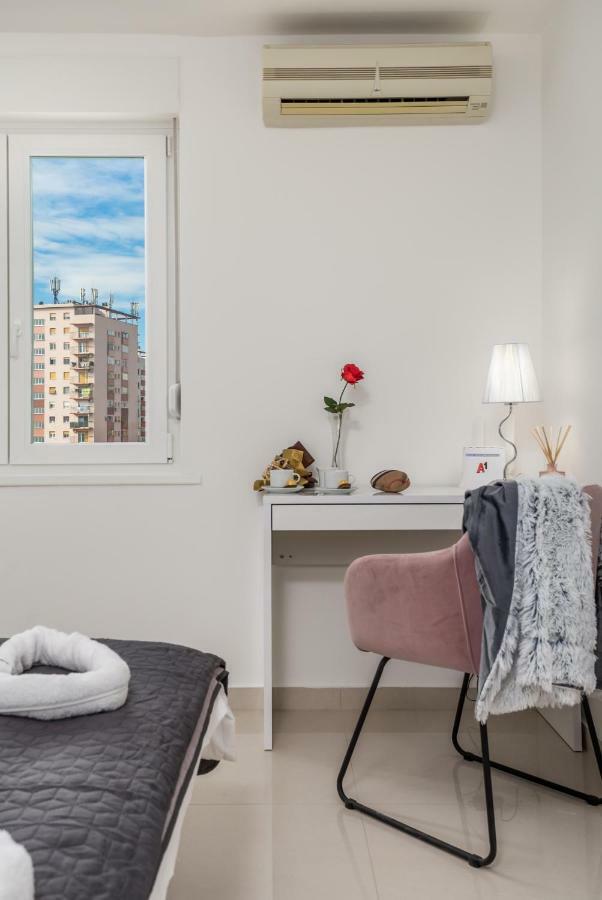 Consensus Apartment Риека Экстерьер фото