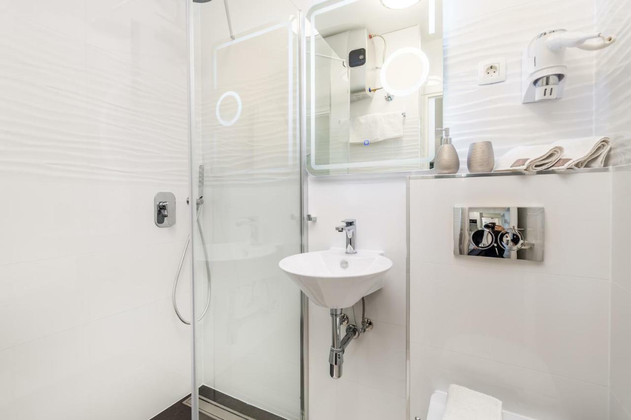Consensus Apartment Риека Экстерьер фото